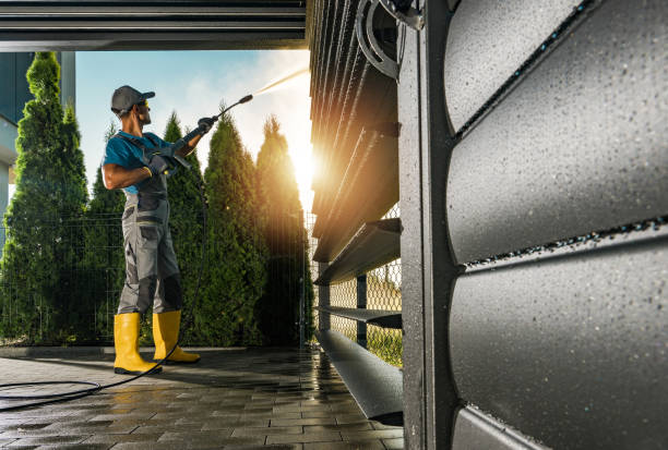Professional Pressure Washing Services in Delft Colony, CA